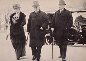 John Pierpont Morgan avec son fils et sa fille assistant à l
