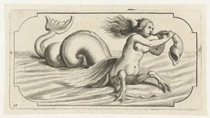 Figure féminine soufflant dans une coquille