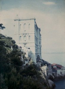 Élégant bâtiment fortifié sur le golfe de Monaco - Henri Chouanard