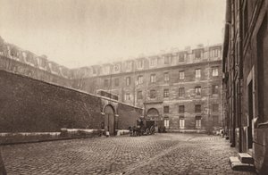 Paris : Cour intérieure de St-Lazare, la prison des femmes - Henri Manuel