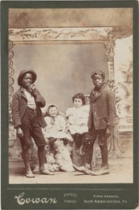 Portrait de quatre enfants,c. 1890 (photo) - Henry Cowan