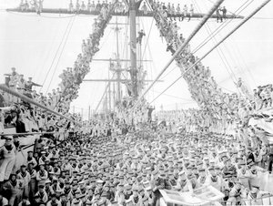 Garçons à bord du navire-école HMS Impregnable à Plymouth, 1906