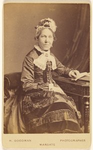 [Femme non identifiée, assise] - Henry Goodman