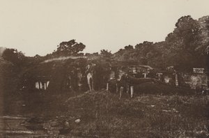 Villes en ruines de Ceylan : Temple de roche à Polonnaruwa - Henry W. Cave