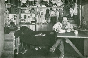 Le capitaine Scott rédigeant son journal - Herbert Ponting