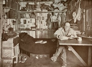 Le capitaine Scott dans son antre, vers 1911, 1913 - Herbert Ponting