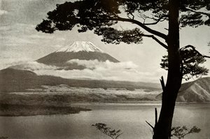 Fuji depuis le lac Motosu, 1910