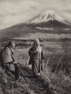 Japon dans les années 1920 : Fuji, la montagne la plus sacrée du Japon - Herbert Ponting