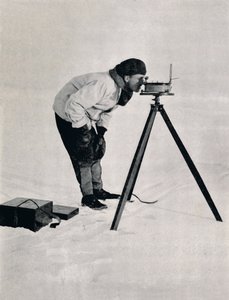 Lieut. Pennell avec une boussole prismatique, décembre 1910