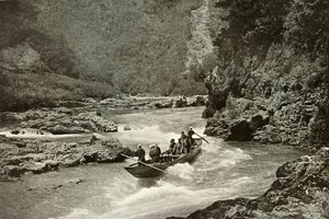 Descente des rapides de la Katsura-Gawa, 1910 - Herbert Ponting