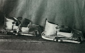 Chaussures de ski pour utilisation avec Finnesko, c1910-1913, 1913 - Herbert Ponting