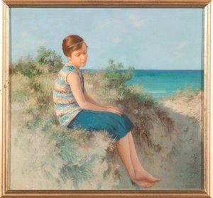 Fille dans les dunes sur la plage de la mer du Nord à Sylt
