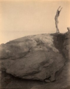Garçon dans un paysage rocheux par F. Holland Day