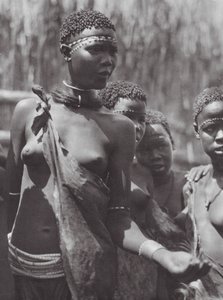 Afrique : Filles Shilluk
