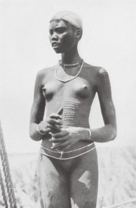 Nuer-Mädchen