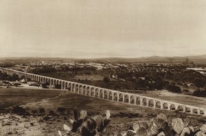 Mexique : Vue de Queretaro avec de vieilles conduites d
