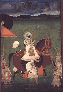Rana Sarup Singh (1842-61) de Mewar chevauche un étalon alezan, ses serviteurs à pied portent des ombrelles et des attributs royaux, Udaipur, vers 1855 - Indian School