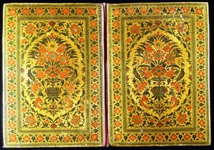 Paire de couvertures de livres en laque décorées d