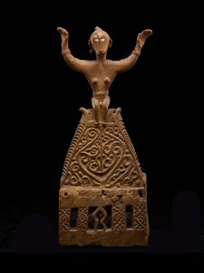 Autel représentant la première ancêtre féminine (luli) - Indonesian School