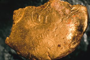 Cargaison précieuse des XVIe et XVIIe siècles trouvée dans des épaves près des eaux cubaines. Ils viennent dans une gamme éblouissante de formes et de tailles en or 22 carats. Ceci est un morceau d