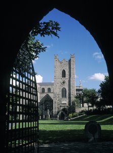 Église Saint-Audoen, construite en 1190 - Irish School