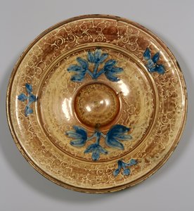 Plat décoré avec des fleurs bleues, mauresque - Islamic School