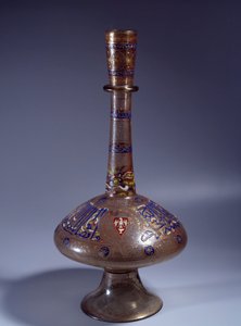 Art islamique : bouteille à long col en verre émaillé du Vice-Roi Tuquztemur. Vers 1345. D