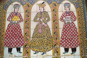 Panneau de tuiles illustrant des costumes traditionnels - Islamic School