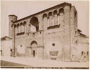Palais de Théodoric, Ravenne, Émilie-Romagne, Italie, photographie de Pietro Poppi, Bologne, vers 1900 - Italian Photographer