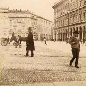Vue de la Piazza del Duomo, Milan, 1873 - Italian Photographer