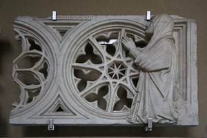 Rosace sculptée avec l
