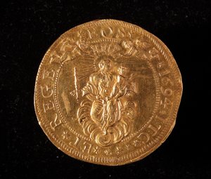 Monnaie de la République de Gênes : pièce de 25 doppie en or. 1694. Revers