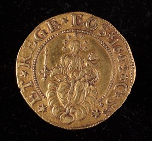Monnaie de la République de Gênes : pièce de cinq doppie en or. Diam. 41 mm. 1642. verso. Gênes Musei di Strada Nuova
