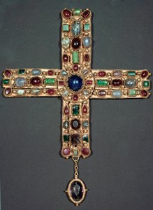 Art lombard : Croix dorée et pierres précieuses de Bérenger (850-924) Roi d