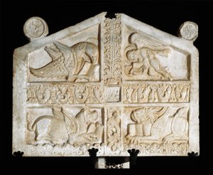 Sculpture en marbre avec symboles des évangélistes (tétramorphe). Sculpteur lombard anonyme du IXe siècle. Fara Sabina (Rieti), Abbaye de Farfa - Italian School