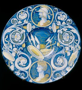 Assiette avec armes et guerriers, œuvre de la manufacture de Deruta - Italian School