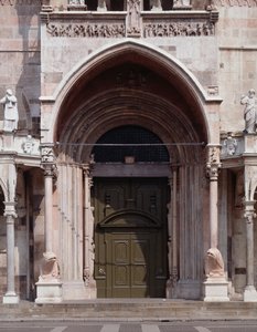 Protiro de la cathédrale, fin XIIIe-début XIVe siècle - Italian School