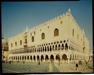 Vue de la façade ouest du Palazzo Ducale, 14e-15e siècle - Italian School
