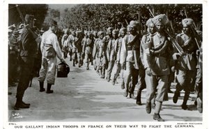 Nos vaillantes troupes indiennes en France en route pour combattre les Allemands