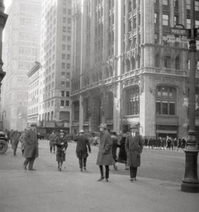 Lower Broadway, New York, États-Unis, 20e siècle - J. Dearden Holmes