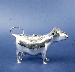 Crémier en forme de vache - J. Schuppe