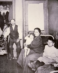 Famille immigrante, Lower East Side, New York, c.1910 - Jacob August Riis
