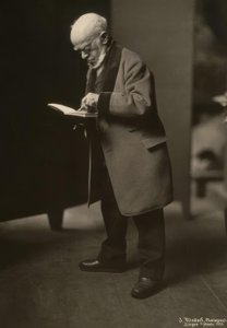 Menzel dessinant / Photo 1904