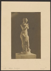 [Statue de femme] - Jacques Alexandre Ferrier