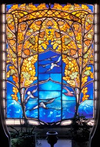 Nancy (département 54), Art Nouveau, Hôtel Bergeret, Vitrail « roses & mouettes » (photo) - Jacques Gruber