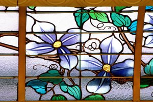 Nancy (département 54), Art Nouveau, « La verrière aux Clématites » (1901) - détail, Vitrail de Jacques Gruber (1870-1936), au Crédit Lyonnais, rue St Georges - Jacques Gruber