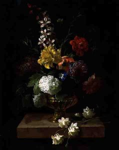 Nature morte de fleurs dans une urne