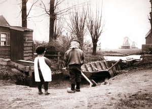 Enfants, Laandam, Pays-Bas, 1898 - James Batkin