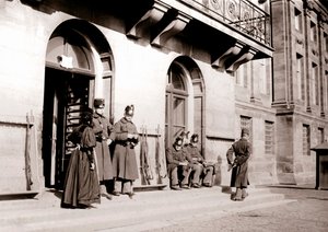 Gardes, Amsterdam, 1898 - James Batkin