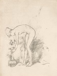 Un modèle nu arrangeant des fleurs
